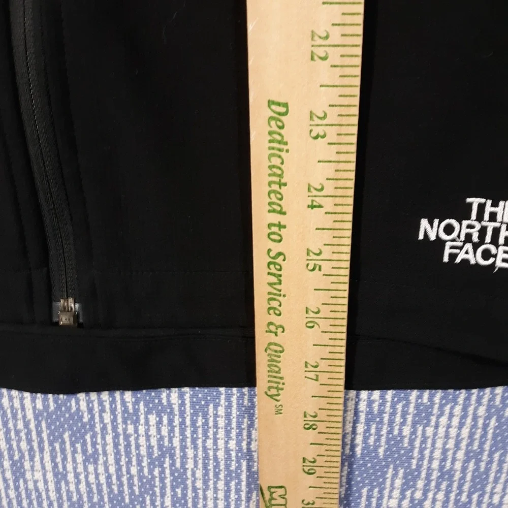 The North Face Vest Mens M Black Full Zip Outdoor Zippered Pockets